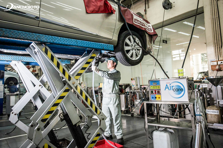 Bảo dưỡng lần đầu cho xe Toyota để chắc chắn các bộ phận của xe hoạt động hiệu quả