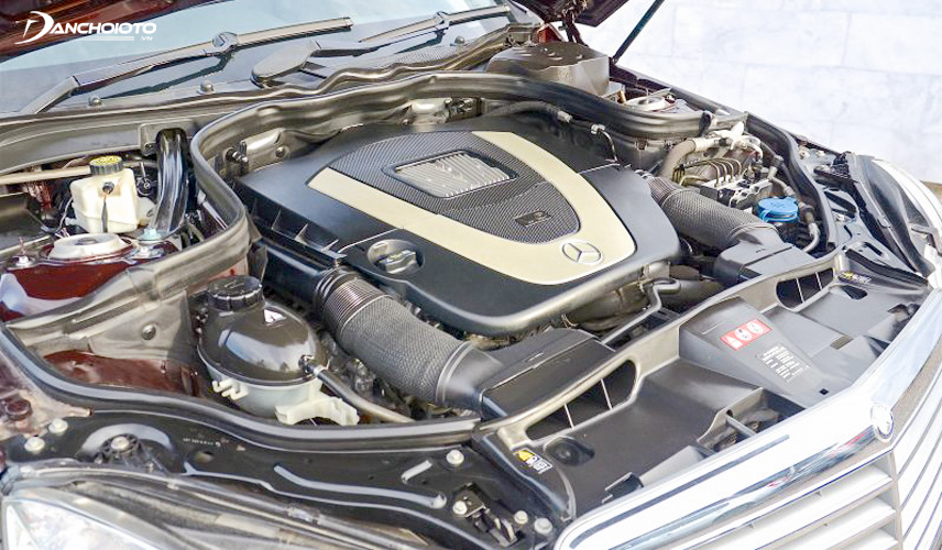 Mercedes trang bị cho E300 động cơ 3.0 V6
