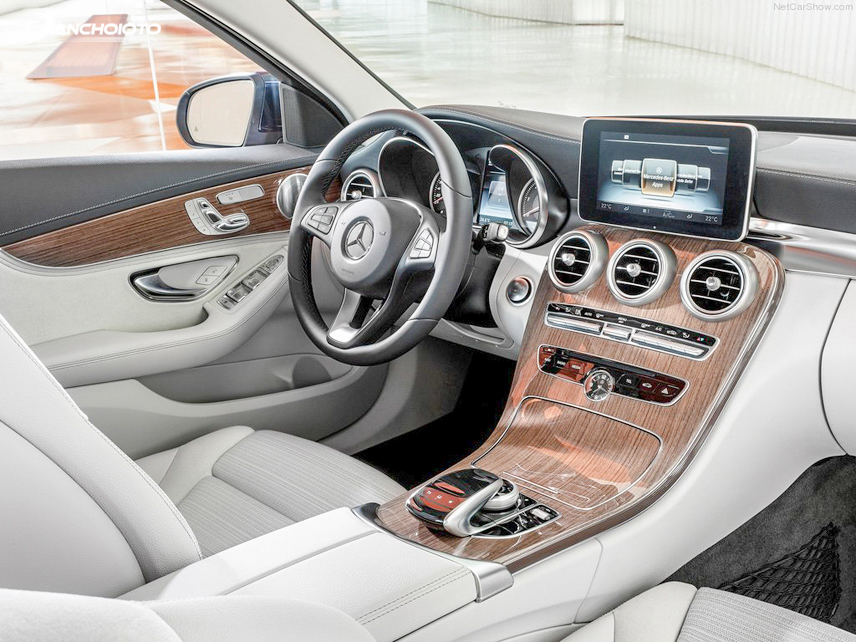Mercedes C250 Exclusive trang bị nhiều tiện ích vượt trội