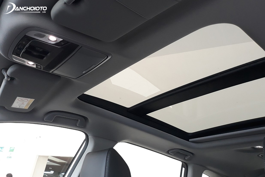 Honda CR-V 2018 có cửa sổ trời