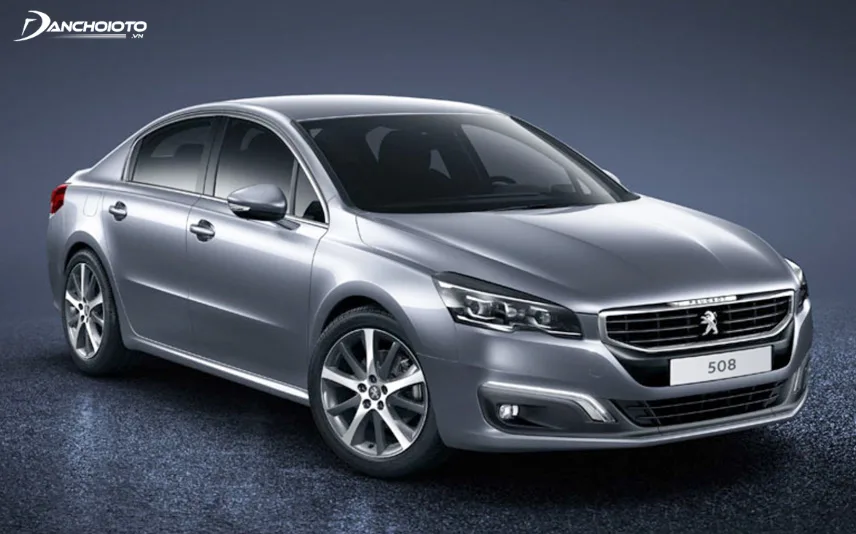 So Sánh Toyota Camry Và Peugeot 508