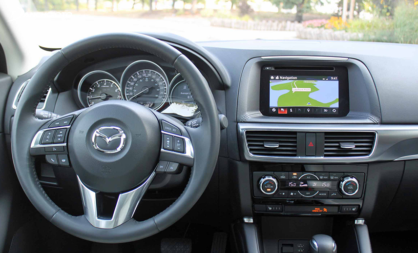 Khu vực ghế lái Mazda CX-5 ấn tượng hơn nhờ thiết kế đẹp mắt