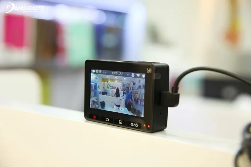 Camera hành trình Xiaomi có giá khá rẻ