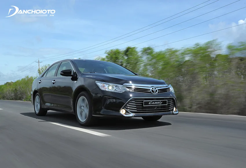 Chạy thử xe sẽ giúp đưa ra những nhận định chính xác về tình trạng xe Toyota Camry cũ