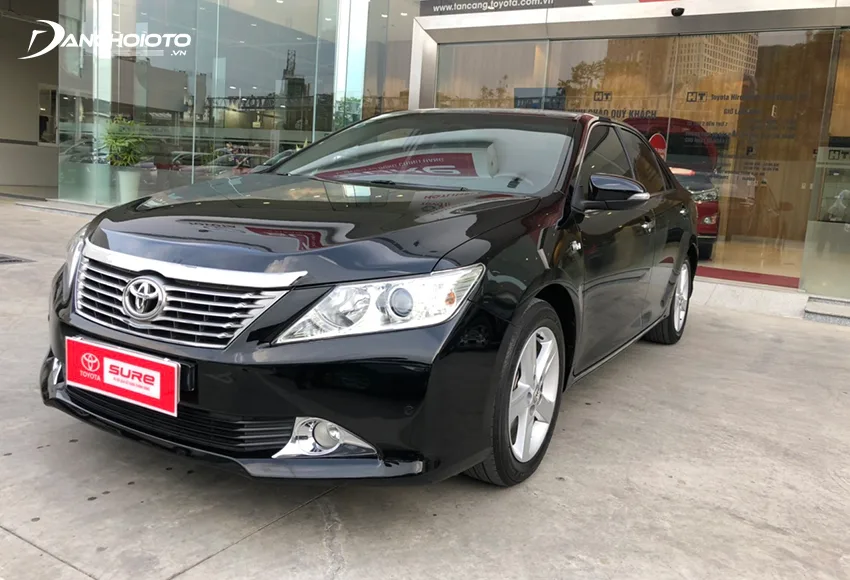 Giá xe Toyota Camry cũ cao bậc nhất phân khúc