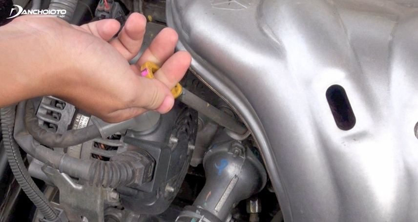 Kiểm tra dầu máy xe sẽ giúp bạn phán đoán được tình trạng hoạt động của động cơ