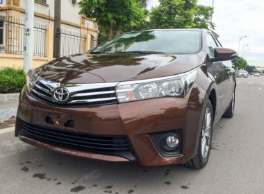 Toyota Corolla Altis 2017 cũ giá 700 triệu “ngang ngửa” xe mới