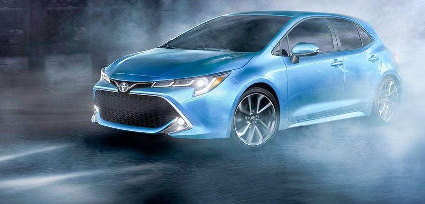 Đánh giá có nên mua Toyota Corolla Altis hatchback 2019 cũ?