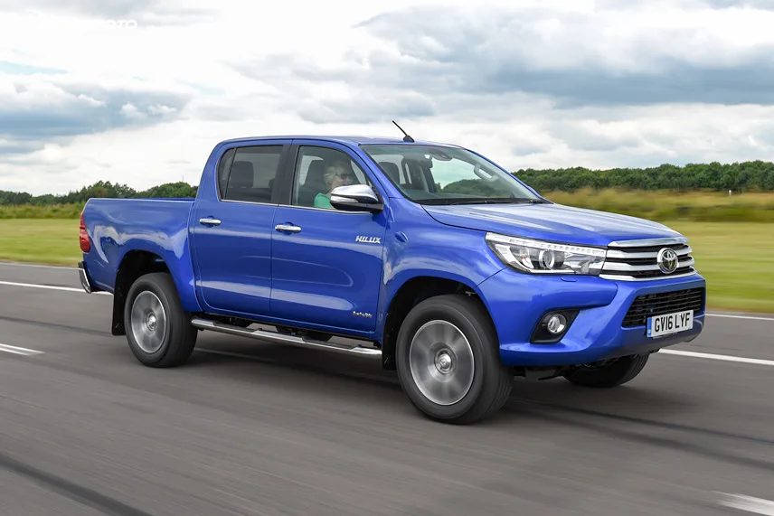 So sánh Ford Ranger, Toyota Hilux và Nissan Navara