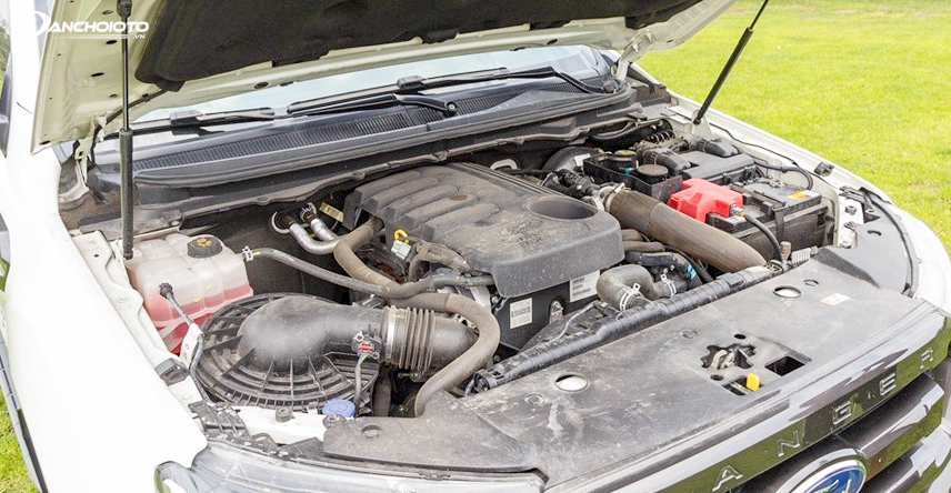 Động cơ của Ford Ranger 2015 phiên bản Wildtrak 3.2L AT 4x4