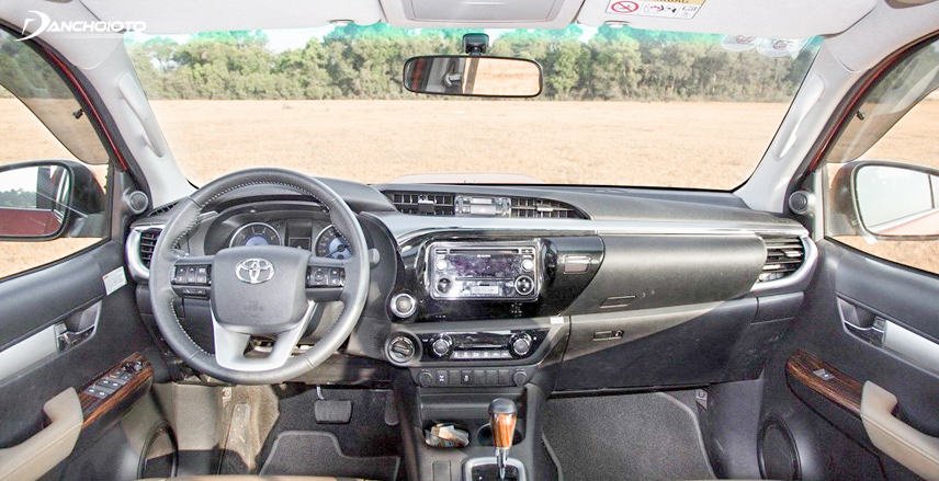 Nội thất của Toyota Hilux 2016