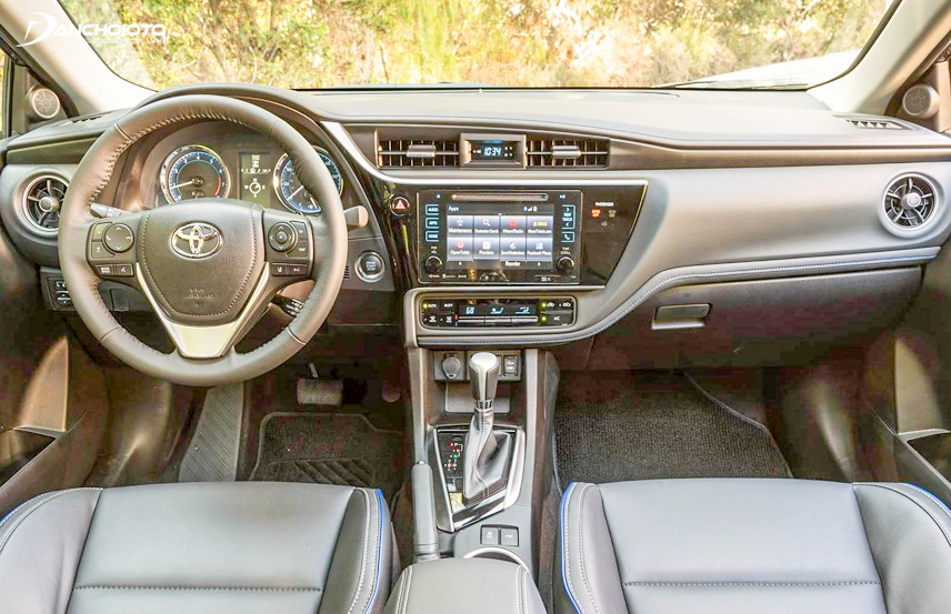 Nội thất Toyota Corolla Altis 2018