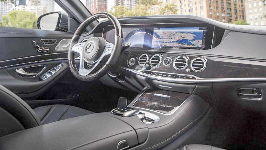 Thiết kế nội thất đầy đủ tiện nghi trên Mercedes S450 L