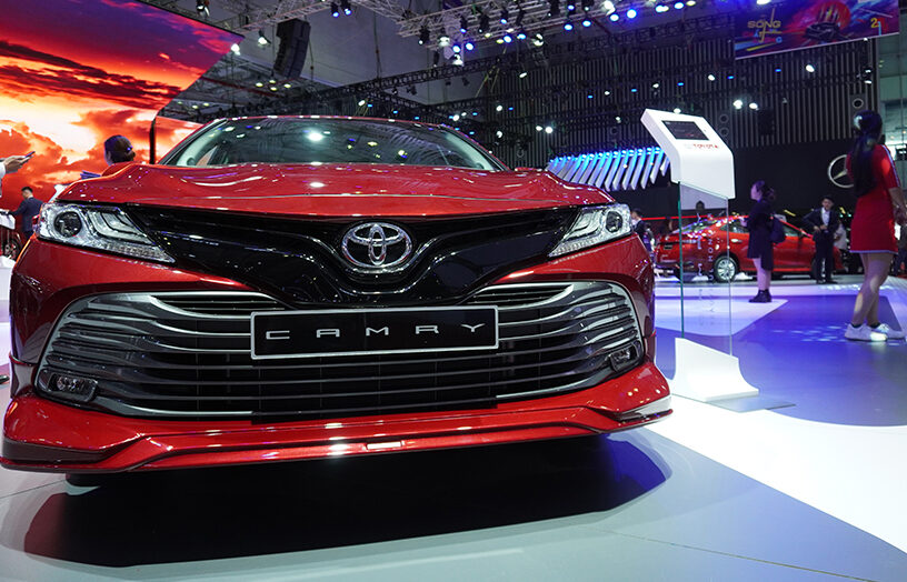 Đầu xe Toyota Camry 2020 cực kỳ thu hút với lưới tản nhiệt siêu rộng