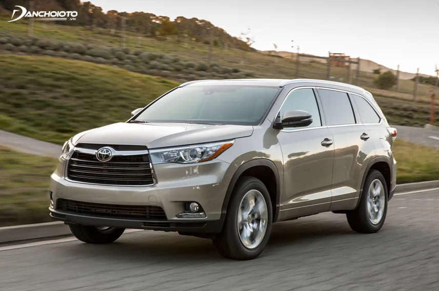 Consumer Guide's The Daily Drive features articles and information on the Toyota Highlander.