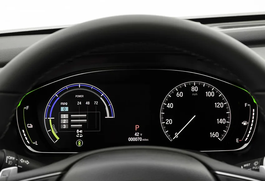Bảng đồng hồ Accord 2020 gồm màn hình kỹ thuật số kết hợp cùng đồng hồ tốc độ cơ