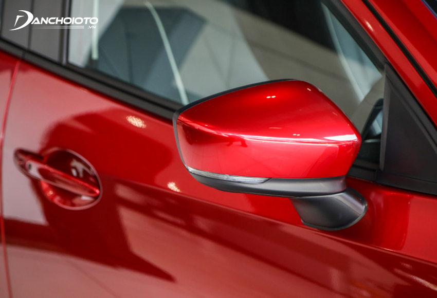 Gương chiếu hậu Mazda 2 tích hợp đầy đủ tính năng chỉnh điện và gập điện ở tất cả các phiên bản