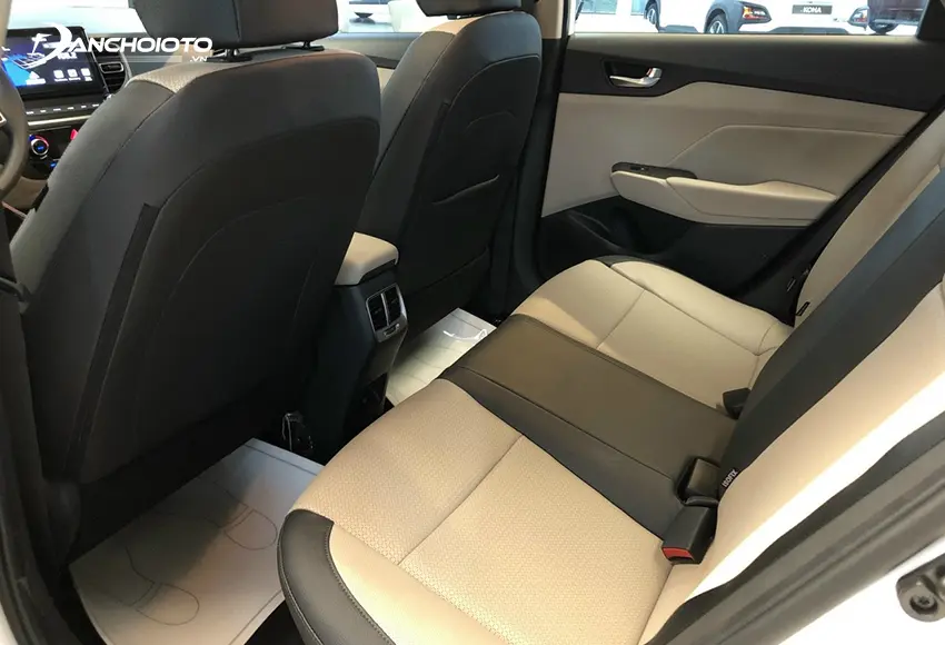 Hàng ghế sau Hyundai Accent 2021