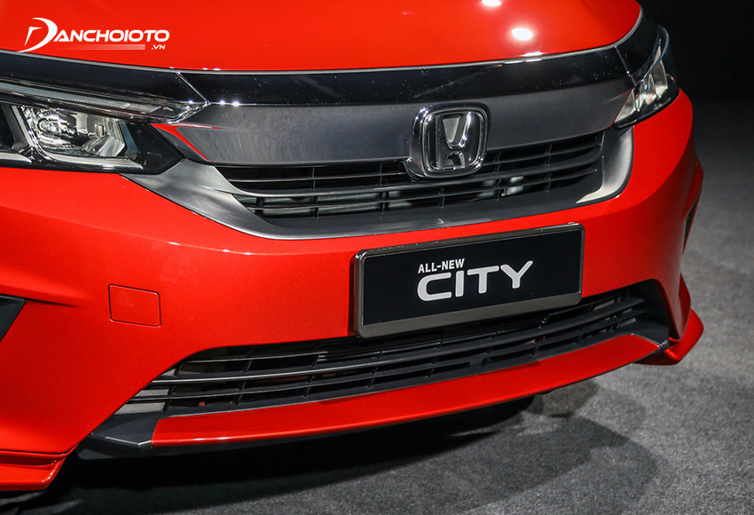 Honda City G và L có thanh nan mạ chrome và lưới tản nhiệt kiểu đơn giản