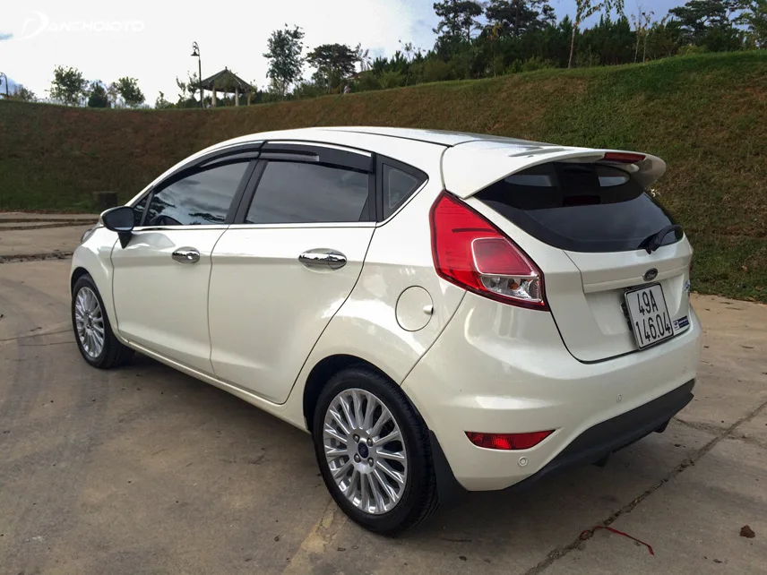 Đánh giá có nên mua Ford Fiesta 2015 cũ không