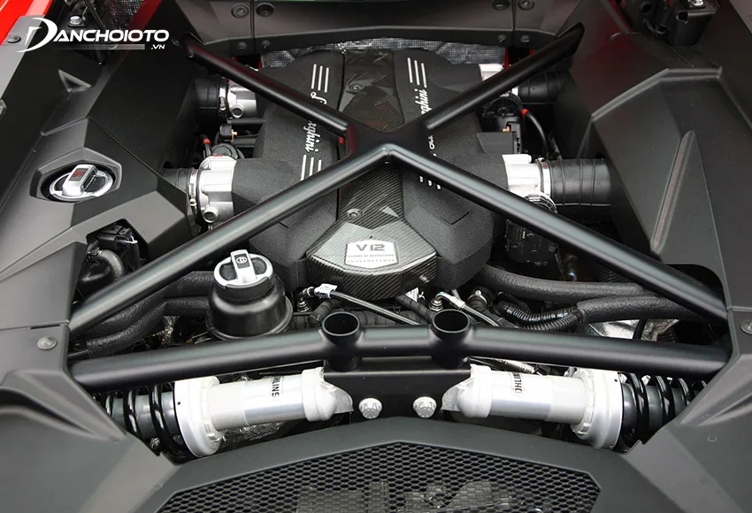 Khối động cơ V12 giúp Lamborghini Aventador sở hữu một hiệu suất vượt trội