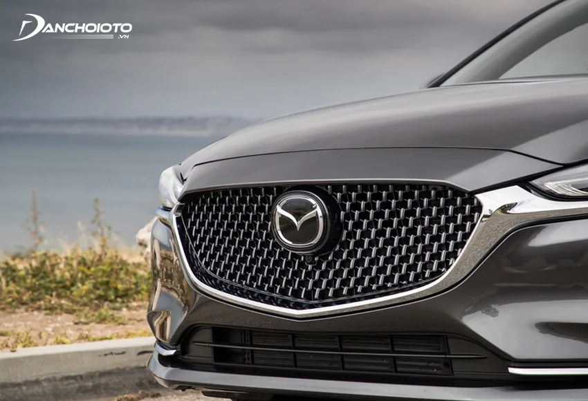 Lưới tản nhiệt Mazda 6 2020mở rộng tạo hình bên trong bằng lưỡi nhuyễn 3D mạ chrome đẹp mắt