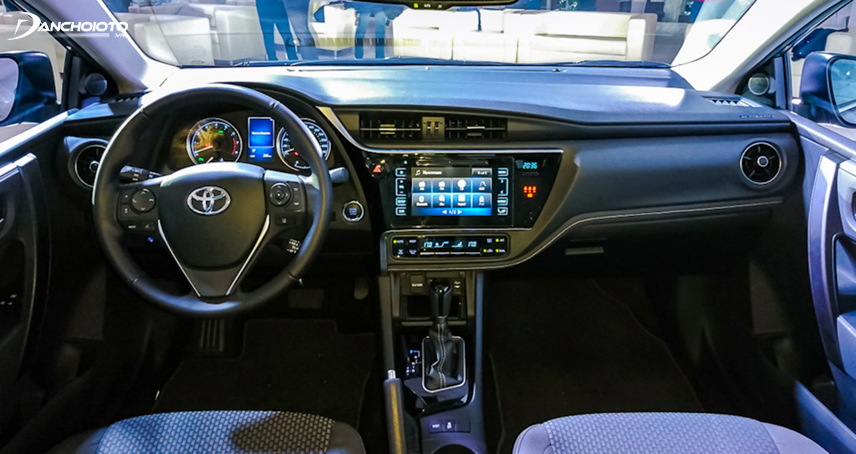 Nội thất Toyota Corolla Altis 2017 - 2018 hiện đại và sang trọng