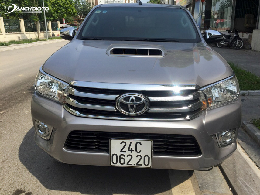 Mua xe Toyota Hilux 2015 nhận 1 năm bảo hiểm miễn phí