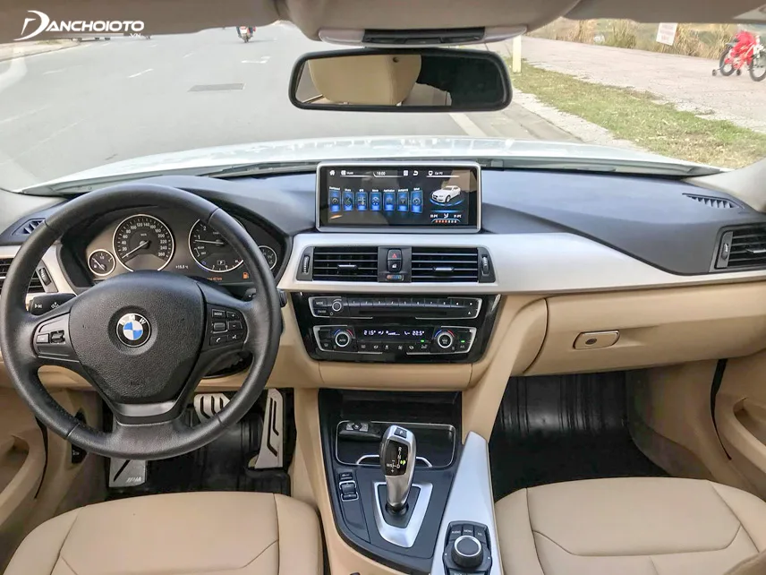Nội thất BMW 320i 2016
