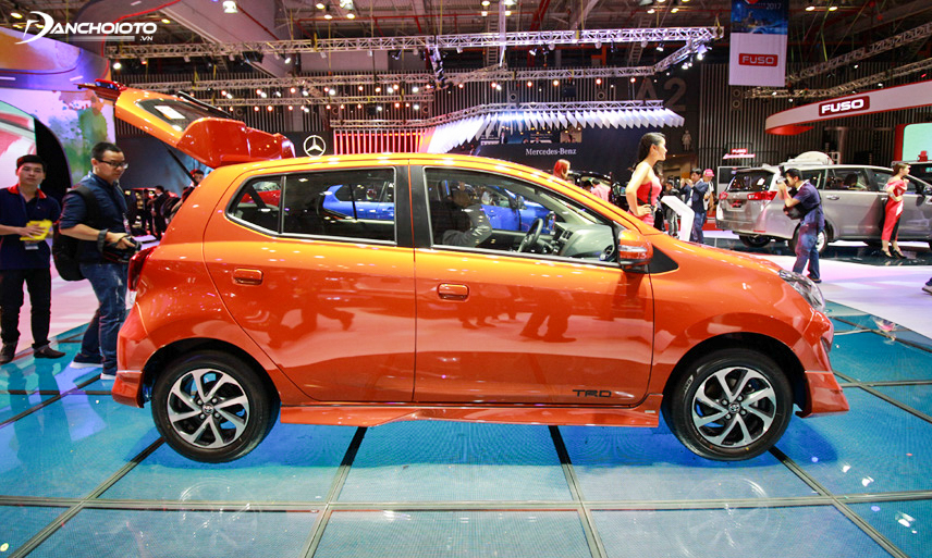 Toyota Wigo được trang bị gương chiếu hậu có khả năng chỉnh gập điện