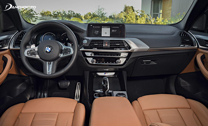 BMW X3 có không gian nội thất được bố trí gọn gàng nhưng rộng rãi