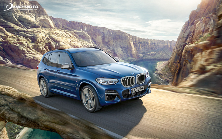 BMW X3 là chiếc xe có hệ thống lái thể hiện sự “cứng cáp và nhạy bén” hơn GLC