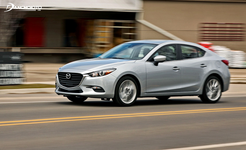 Mazda 3 sedan được đánh giá là sang trọng và lịch lãm