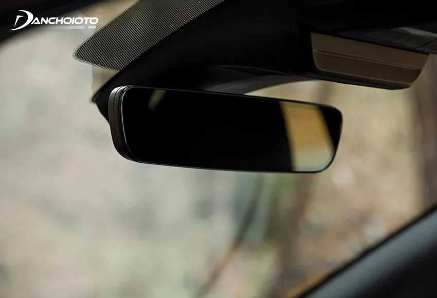 Gương chiếu hậu chống chói tự động trên Mazda 3 2020 không viền rất đẹp