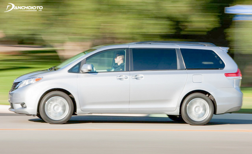 2011 Toyota Sienna review 2011 Toyota Sienna  CNET