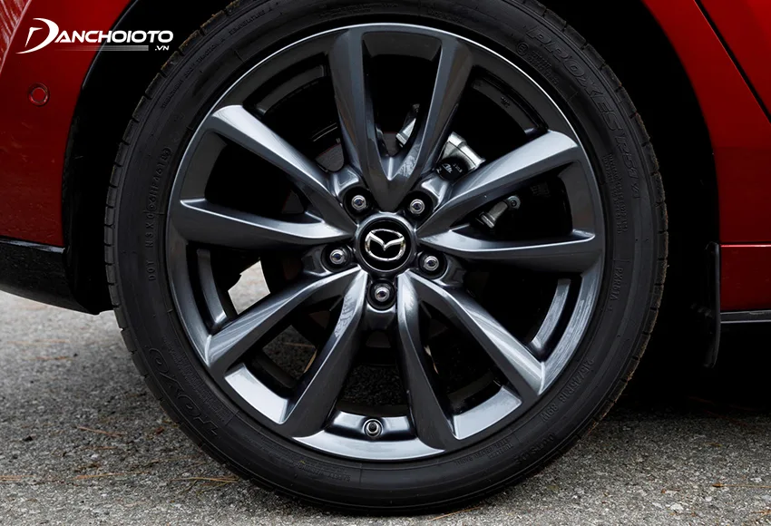 Lazang Mazda 3 2020 Premium dùng loại 18 inch đi cùng bộ lốp 215/45R18