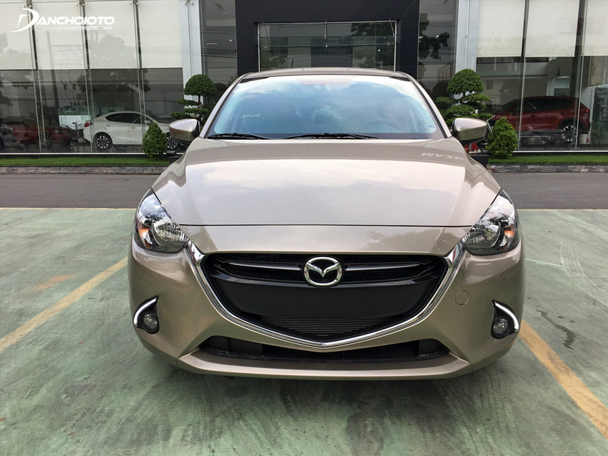 Phần đầu có thiết kế đẹp mắt trên Mazda 2 2018