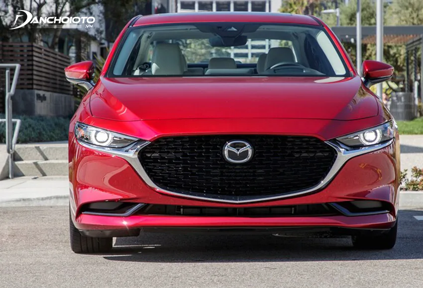 Phần đầu Mazda 3 2020 theo lối tối giản hoá tạo nên sự đặc sắc rất riêng