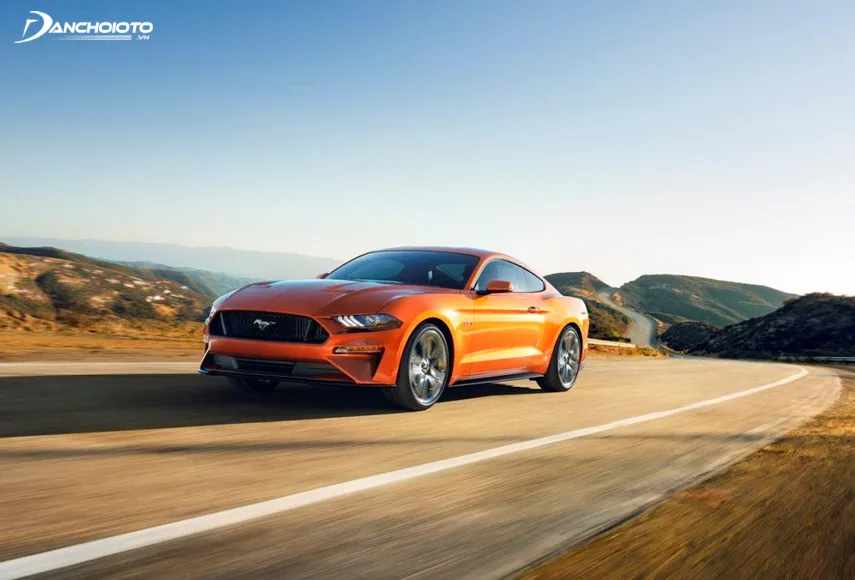 Mustang 2018 trang bị động cơ EcoBoost I4 2.3 lít và động cơ Coyote V8 5 lít