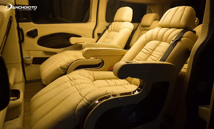 Ghế Tourneo Limousine thiết kế lại tiện nghi và sang trọng hơn