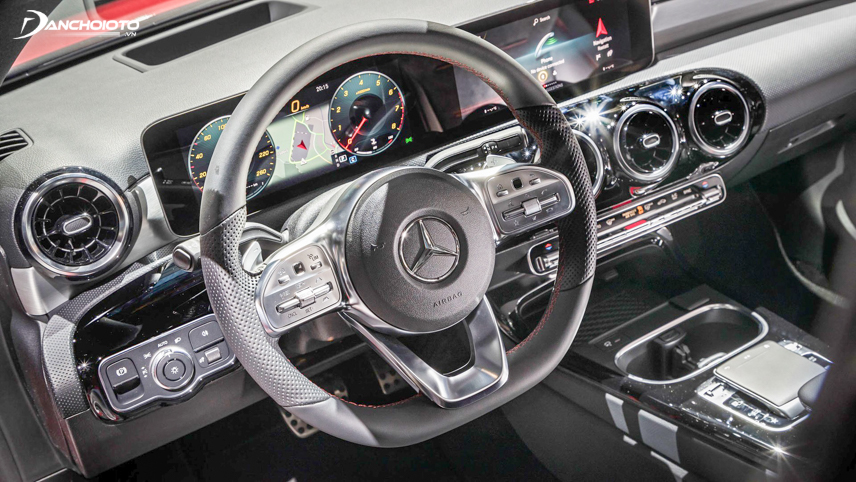 Thiết kế vô lăng đẹp mắt trên Mercedes-Benz A-Class 2019