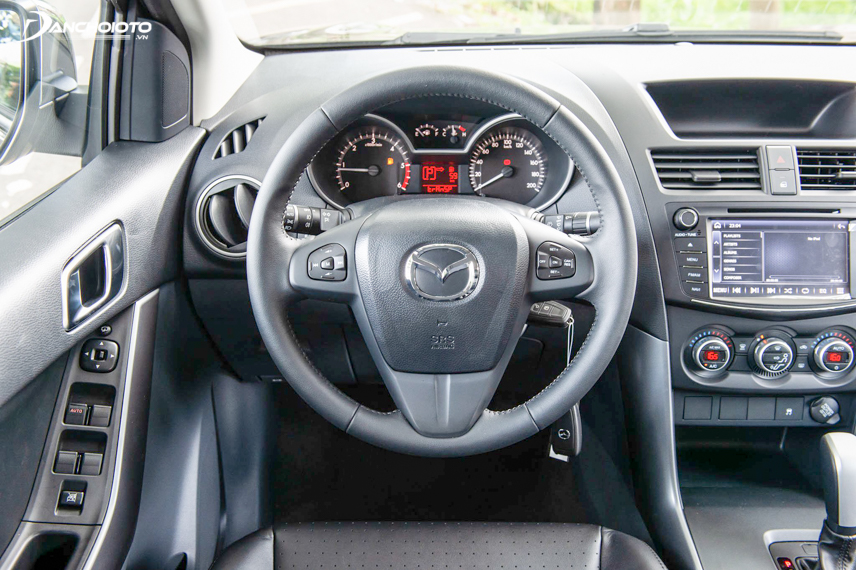 Vô lăng trên Mazda BT-50 2018