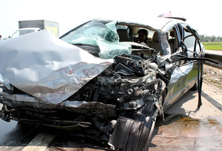 Bảo hiểm tai nạn người ngồi trên xe là loại bảo hiểm đối với thiệt hại về thân thể, tính mạng người lái xe và hành khách đi xe