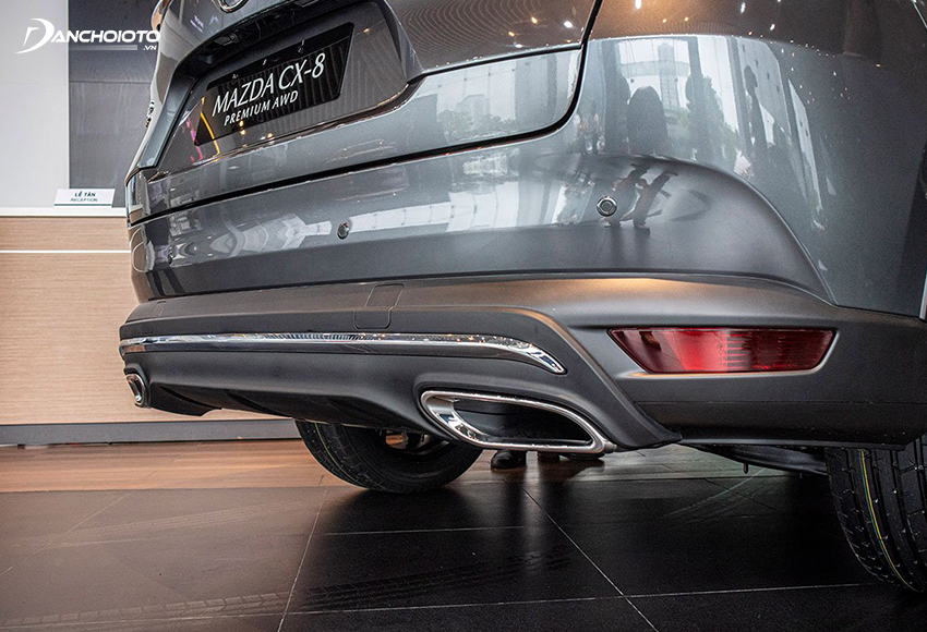 Mazda CX8 2020 có ống xả kép bọc chrome mang đến cảm giác cao cấp