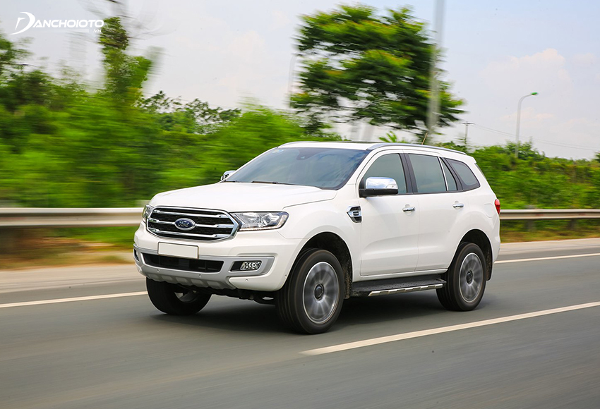 Người dùng đánh giá Ford Everest sở hữu động cơ khoẻ khoắn