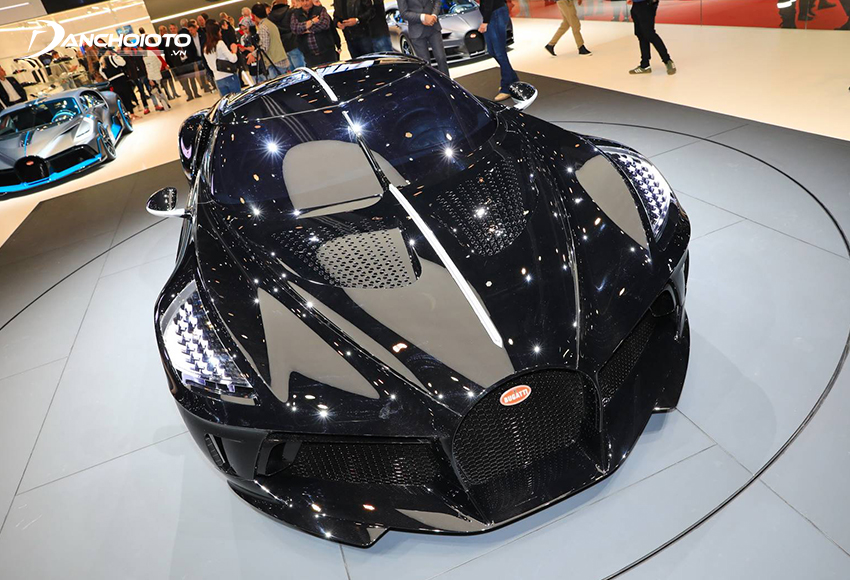 Bugatti La Voatio Noire mang nhiều đường nét khí động học của Divo