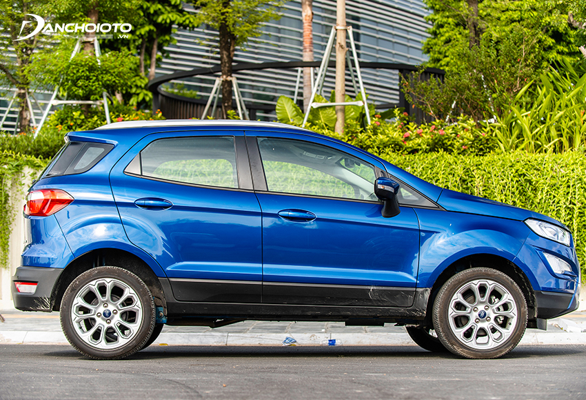 Ford EcoSport 2023 thể hiện rõ chất SUV mạnh mẽ