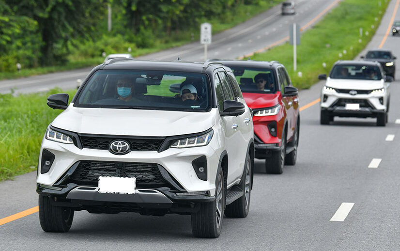 Toyota Fortuner 2023: Giá xe lăn bánh & đánh giá thông số kỹ thuật