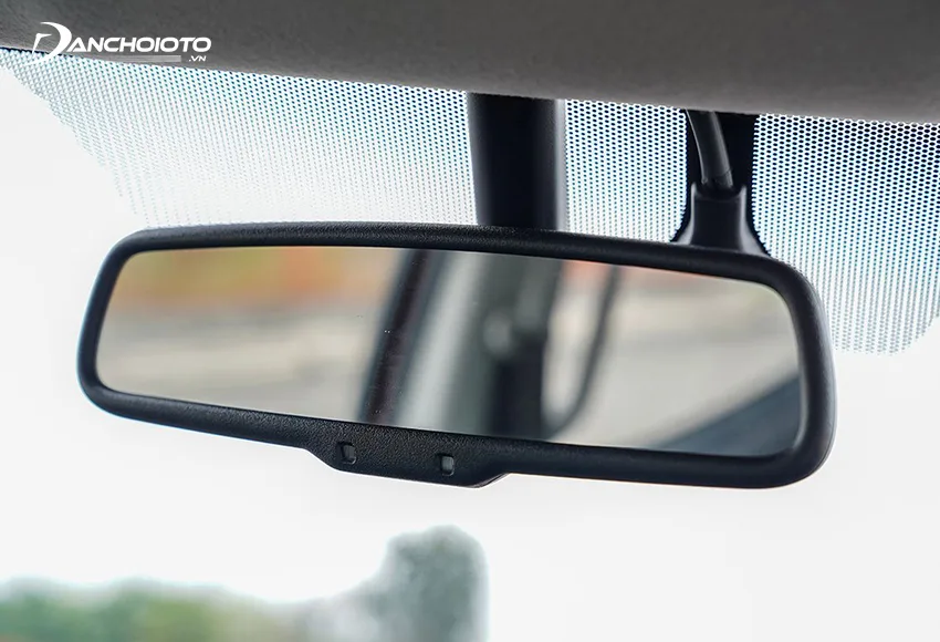 Gương chiếu hậu chống chói tự động cũng chỉ có ở duy nhất bản Triton 4x4 AT MIVEC Premium