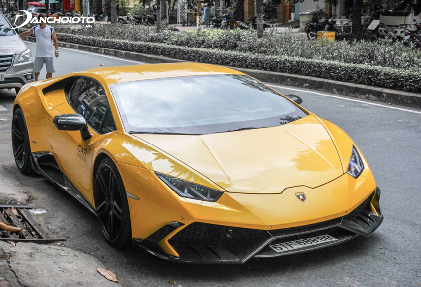 Lamborghini Huracan màu vàng độ Mansory của doanh nhân Cường Đôla